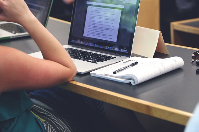 Photo by StartupStockPhotos laptop photo
