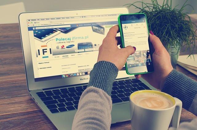 Photo by FirmBee laptop and woman photo