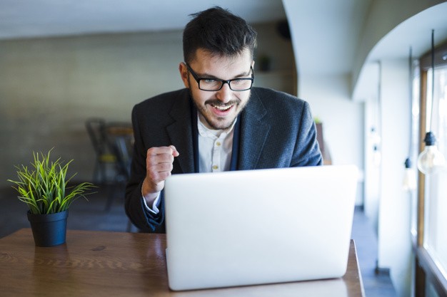Freelancer: Tips on How to Promote Your Services on Social Media