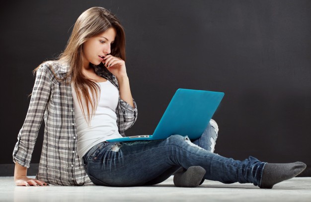 Top 7 Search Engines in 2023 (Advantages and Future)
