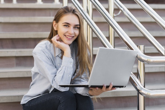 9 Free Digital Marketing Courses in 2023 
