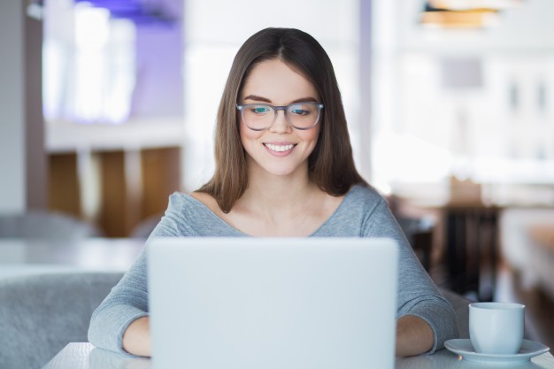 LinkedIn: 5 Reasons Why Professionals Love LinkedIn 


