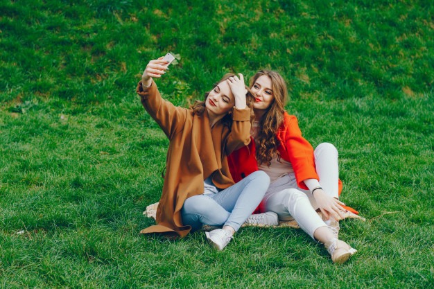 Best AI Tools for Faceless Video Creation 

