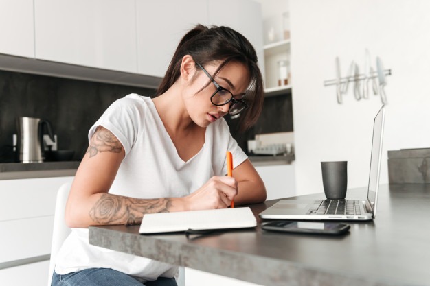 Email Psychology: 10 Tips to Boost Open Rates 
