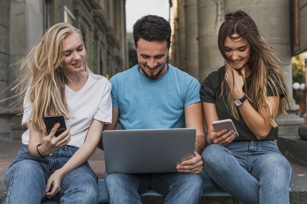 Brand Strategies: How to Boost Loyalty with Online Communities 
