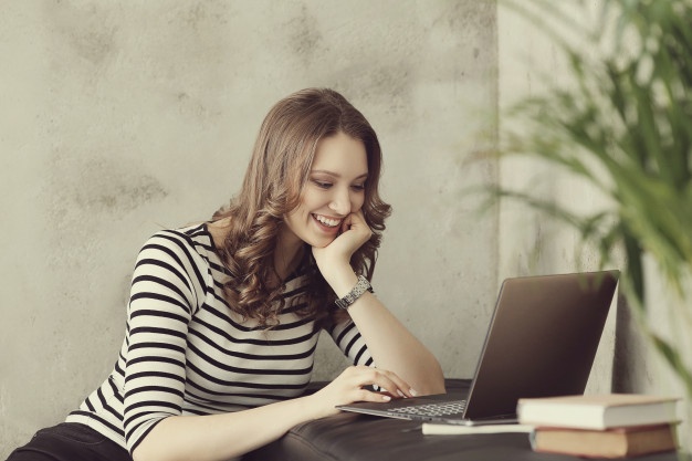 Blogging: 8 Tips on How to Make Money in 2026
