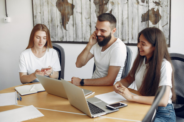 10 Best AI Apps for Everyday Use: From Workflows to Creativity

