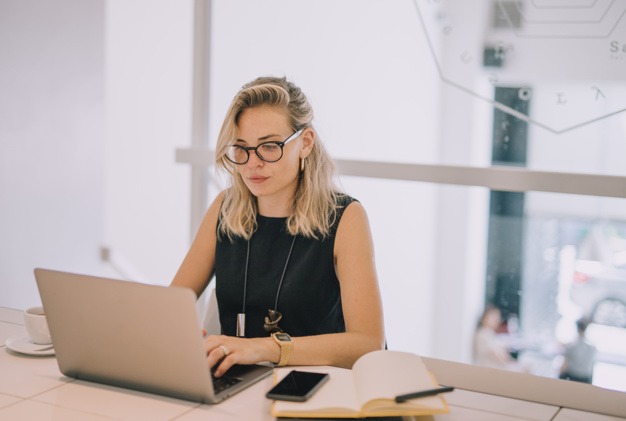 How to Create AI Marketing Campaigns with ChatGPT (Guide)