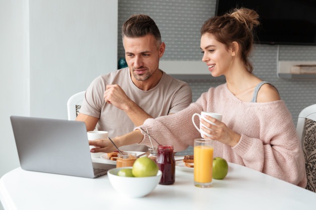 How Chatbots Improve Customer Experience (AI Automation)